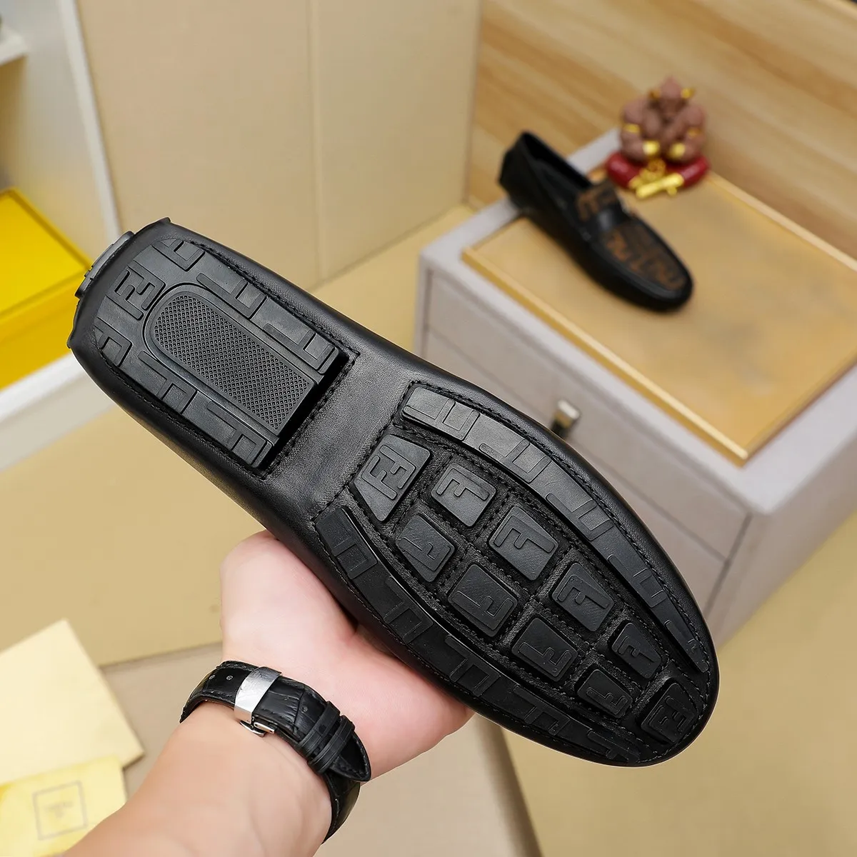 Men's shoes💰380💰💰[FENDI-FENDI] Classic new men's casual slip-on shoes🇨🇳Counter quality, original 1:1 high-quality workmanship💯The upper is made of imported first-layer cow Leather, 🐷leather lining, fashionable lazy beanie design 🌴casual Loaf style, with original raw rubber wear-resistant outsole 🌾definitely high-end and classy, only for drivers 🍀A must-have for trendy men, @@optional! 🍓Code number 38-44 (45🉑️customized, non-refundable and non-exchangeable)